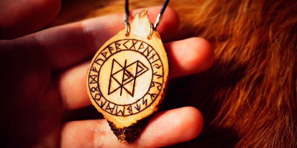 amuleta runică puternică pentru noroc